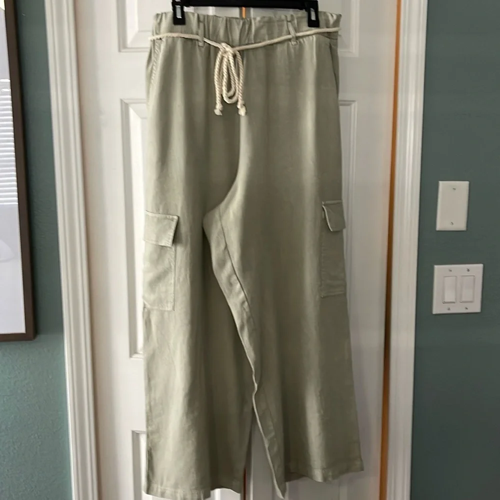 Linen Blend Wide Legged Pants - Picture 1 of 9